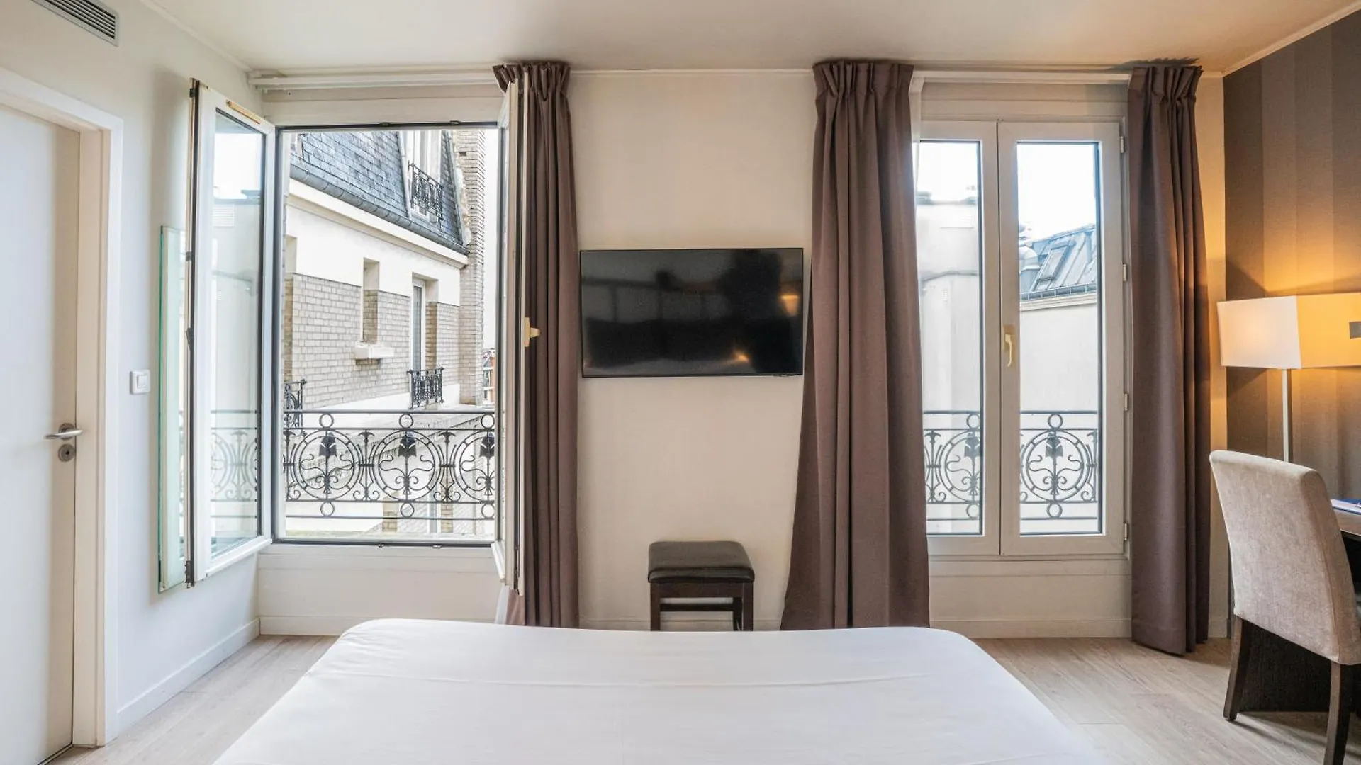 De Flore - Montmartre 3*
