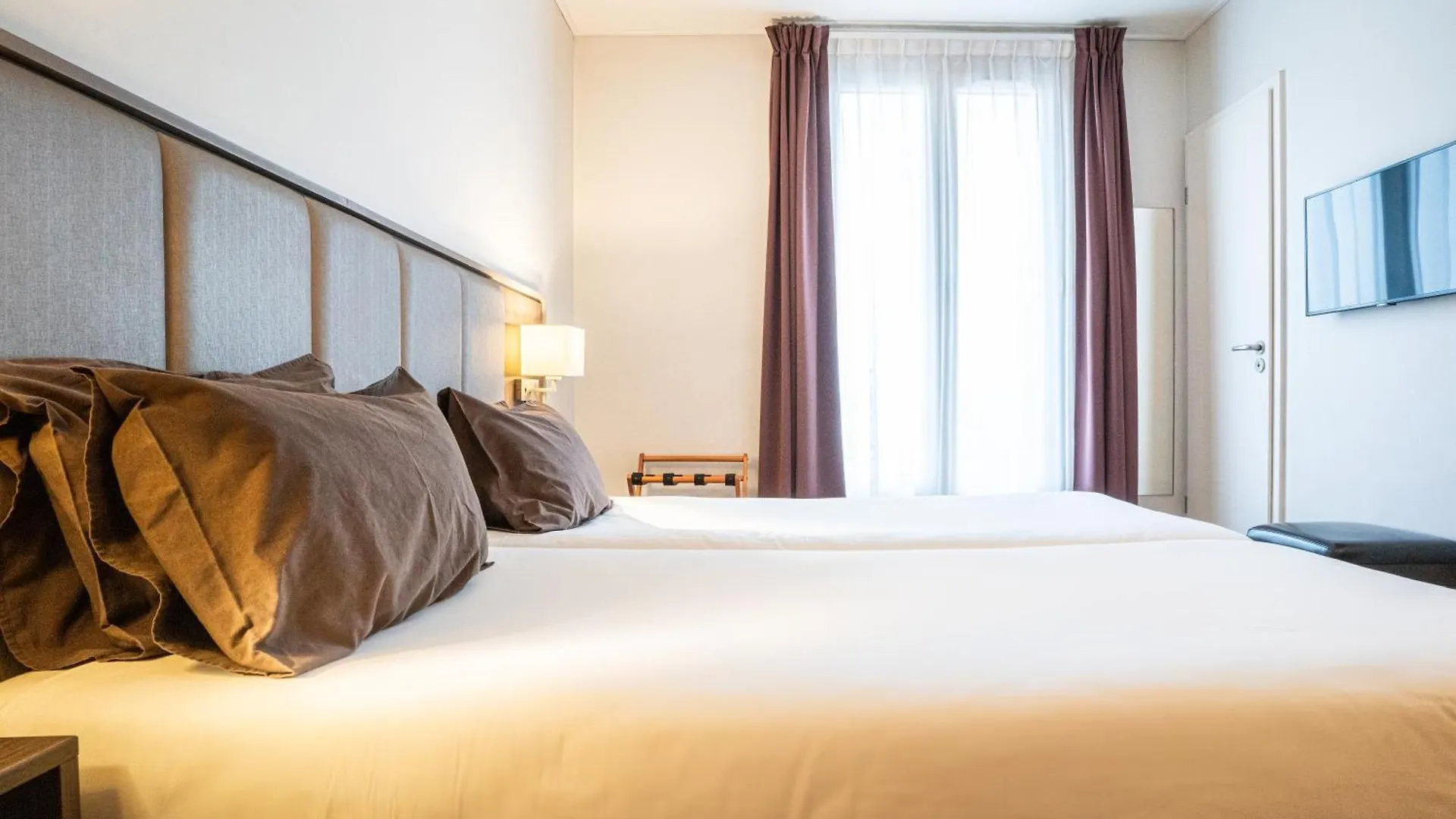 Hotel De Flore - Montmartre 3*