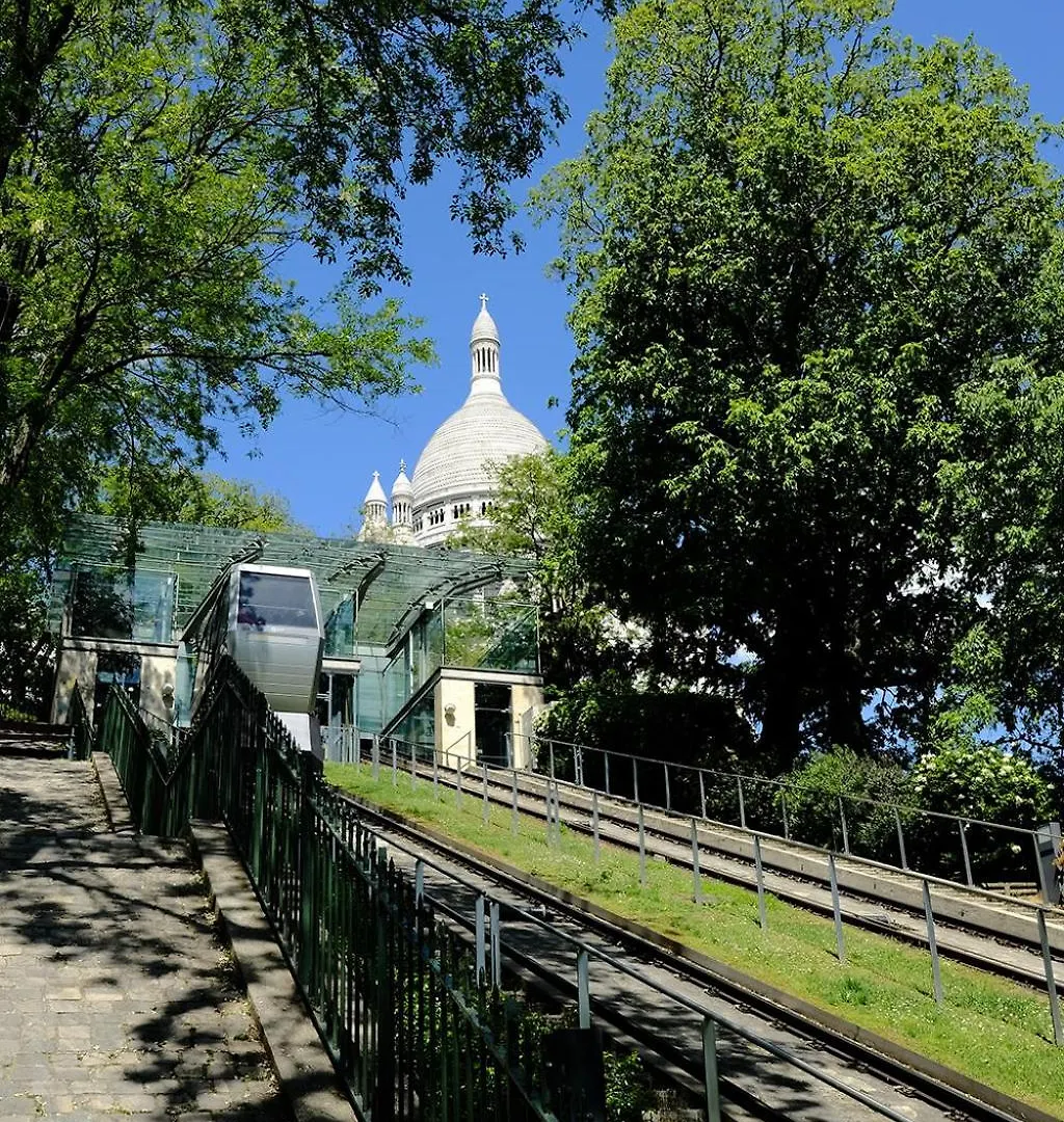 Hotel De Flore - Montmartre